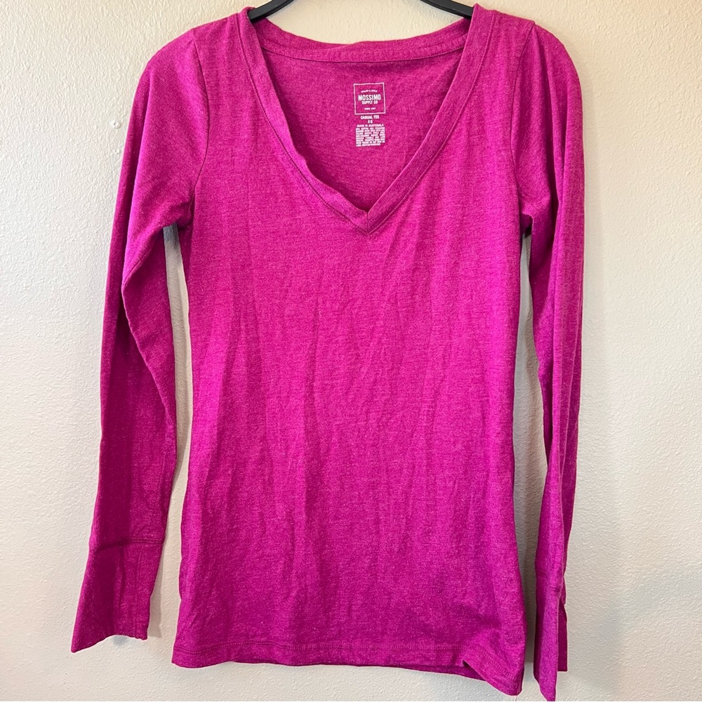 Mossimo size, small magenta, pink, long sleeve layering tea V-neck EUC